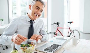 هنگام كار چه چيزهايي بايد بخوريد؟