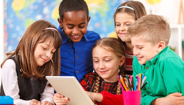 تاثير جو عاطفي خانواده براعتماد به نفس فرزندان