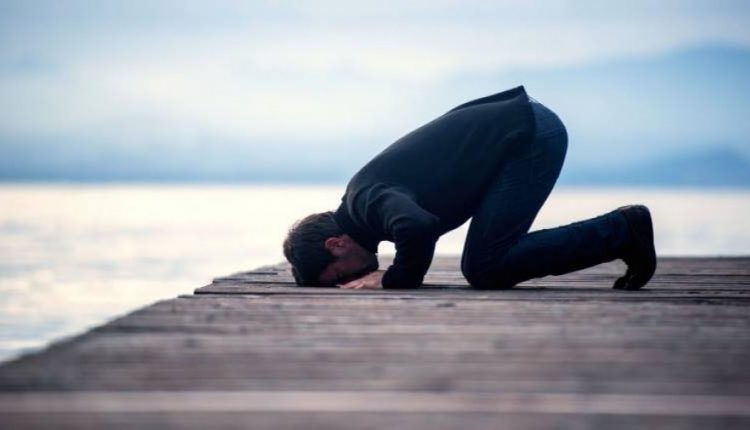 فلسفه سجده در نماز